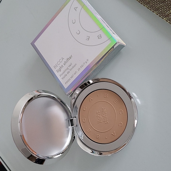 Becca light shifter finishing powder , Olehenriksen eye crème , fresh recovery - Picture 6 of 8